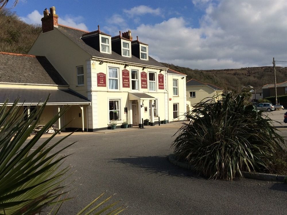 Arms 3* Portreath