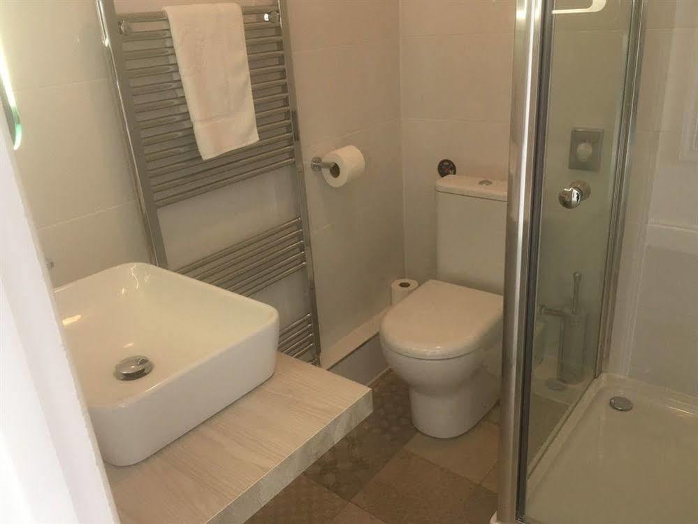 Hotel Arms